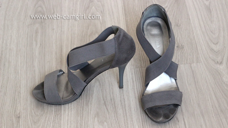 very hot sweaty gray heels with toe imprints